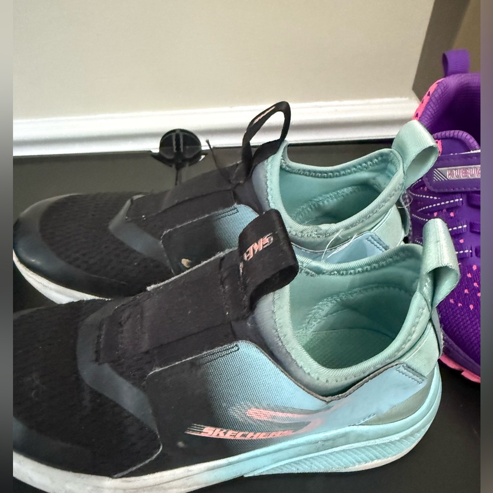 Skechers Girl's Skech Fast 2.0 Sneaker.Skechers Black and Aqua Slip-On Shoes